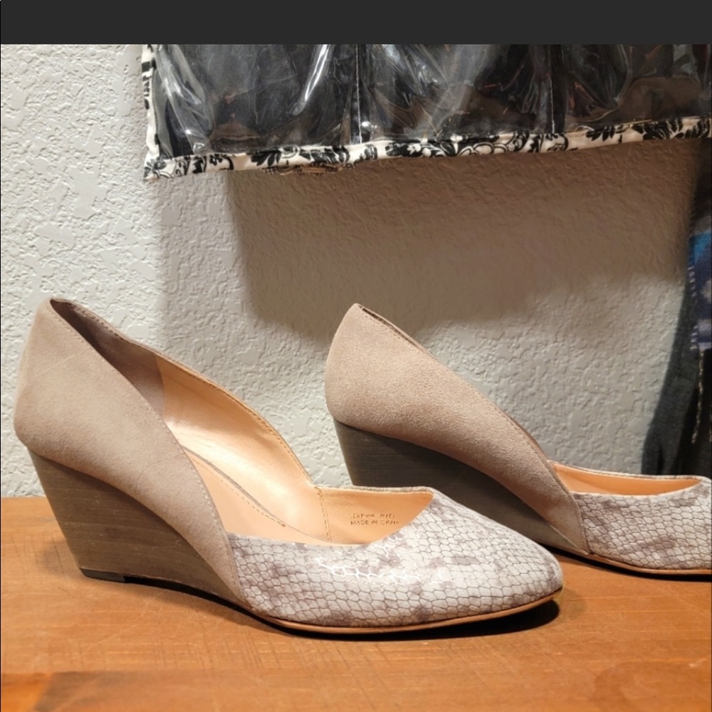 Tahari wedge suede and leather wedge pumps